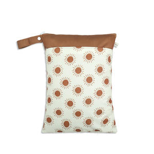 <span class=keywords><strong>Lequeen</strong></span> <span class=keywords><strong>Sac</strong></span> <span class=keywords><strong>à</strong></span> couches <span class=keywords><strong>Sac</strong></span> <span class=keywords><strong>à</strong></span> dos avec sangle de poussette et interface USB Maternité <span class=keywords><strong>Sac</strong></span> <span class=keywords><strong>à</strong></span> <span class=keywords><strong>langer</strong></span> Nouveau pour voyage Soins bébé Personnalisé - Product Image 3