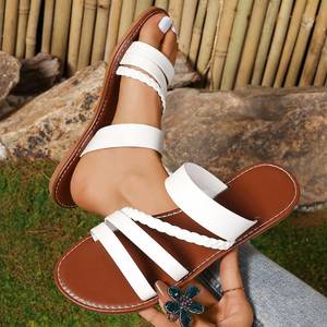 Sandalias y Pantuflas Planas de Verano 2025 con Punta Redonda y Diseño Simple para Mujer, Combinación de Colores, Suaves, para la Playa - Product Image 6