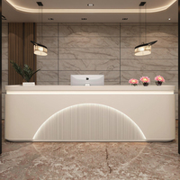Mobilier de salon de beauté haut de gamme Table de réception de grande taille Comptoir de caisse moderne de luxe avec éclairage