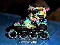 Patins à roulettes en fibre de carbone colorés OEM, patins de slalom freestyle professionnels, patins en ligne pour adultes et enfants, usage urbain