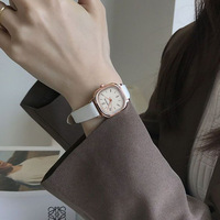 Vintage Nostalgische Mode Quadratische Damenuhr Einfacher Ins Mori-Stil Armband Mittel- und Oberschülerinnen Ziviluhr mit Quarzwerk