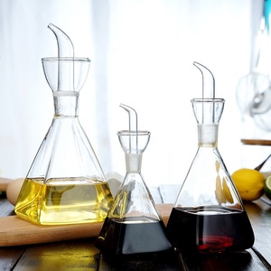 Bouteille d'<span class=keywords><strong>huile</strong></span> d'olive en verre de forme carrée, bouteille de Sauce de <span class=keywords><strong>vinaigre</strong></span> pour l'<span class=keywords><strong>huile</strong></span>, bouteille de condiment en verre de cruet, vente en gros de ml - Product Image 1