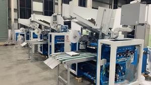 Máquina de rebobinado de película adhesiva de papel de silicona de papel de aluminio de 6 ejes automática multifuncional lista para enviar - Product Image 2