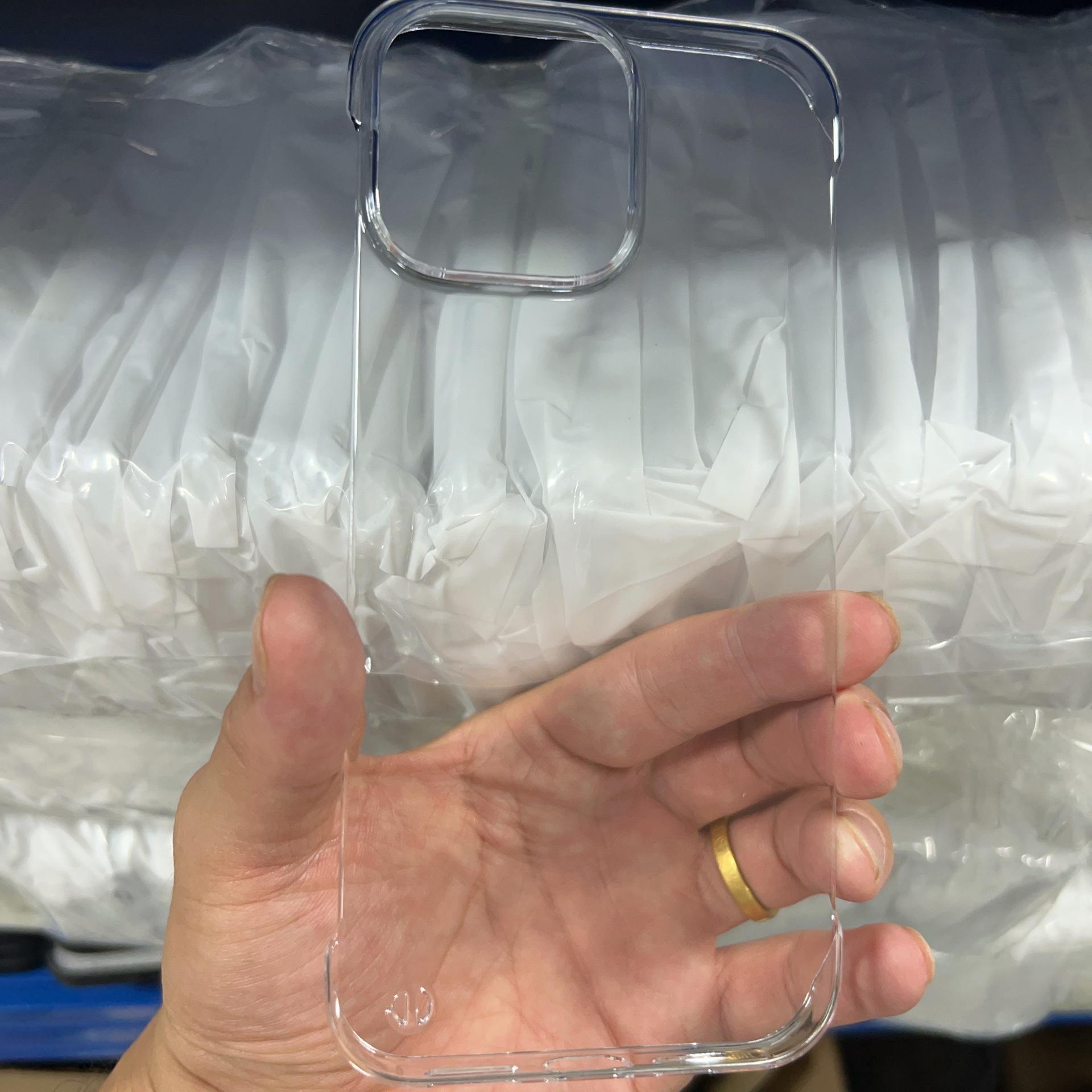 Coque rigide transparente sans bordure à grand trou