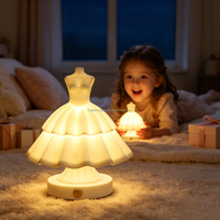 Décorations de chambre pour filles, lumières à piles, lampe tactile, lampes de chambre à coucher, veilleuses pour filles, lampe de chevet LED pour la décoration de la maison