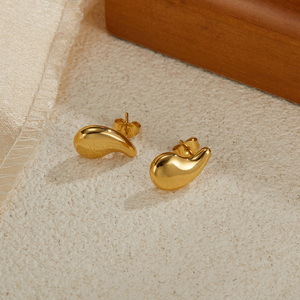 Pendientes de gota de tetina minimalista para mujer, pendientes de tuerca de gota de agua de lágrima de acero inoxidable chapados en oro de 18 quilates - Product Image 2