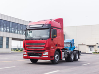 Tractor de combustible de control inteligente P5LH con cabina de 49 toneladas de masa completamente cargada del vehículo 6*4 del tipo de transmisión de la batería del vehículo