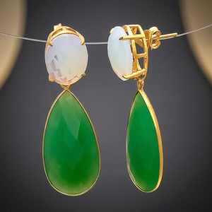Nouvelle Arrivée : Parure de Boucles d'Oreilles Plaqué Or avec Pierres Précieuses Taille Émeraude pour Femmes et Filles – Bijoux Ethniques pour Mariage et Soirée par Jaipur Gems - Product Image 3