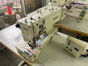 Macchina da Cucire Industriale Juki 781D Usata ad Alta Velocità per Asole Diritte con Trasmissione Diretta, Nuovo Modello 2022 - Product Image 3