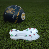 Semelles de chaussures de football en TPU légères, confortables, hautement élastiques, haute durabilité, résistantes à l'eau, antidérapantes, personnalisables, logo personnalisé