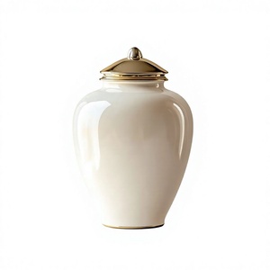 Urne en porcelaine blanche avec couvercle doré, design minimaliste moderne, faite à la main, cadeau de sympathie décoratif, vase de table - Product Image 1