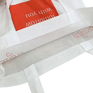 Sac de courses écologique en polypropylène non tissé avec poignées, biodégradable et réutilisable, type T-shirt, tailles personnalisables - Product Image 1