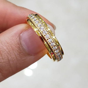 Anello Unisex con Pavé per Coppie, Gioiello Minimalista alla Moda per Uomo e Donna - Product Image 4