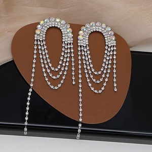 Pendientes Versátiles para Vestido de Fiesta o Boda, Estilo Europeo Americano, Nueva Serie de Cadena con Garras, Diseño Exagerado con Diamantes de Imitación, Moda - Product Image 6