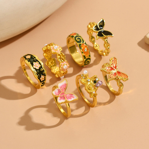 Anillo de Mariposa y Flor de Diseño Exclusivo, Anillos de Aleación Chapados en Oro Vintage de Lujo Ligero para Mujer, Joyería al por Mayor de Moda - Product Image 2