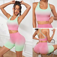 Ensemble de yoga vert sans couture en Spandex/Nylon, comprenant un soutien-gorge sexy et un pantalon liftant les fesses, avec short d'exercice pour le fitness