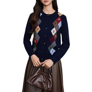 เสื้อคาร์ดิแกนถักไหมพรม 100% ลายแจ็คการ์ด คอกลม สินค้าใหม่ ลายบล็อกสี ลายสก็อต อาร์ไกล์ เสื้อโค้ทไหมพรม เสื้อสเวตเตอร์ผู้หญิง - Product Image 5