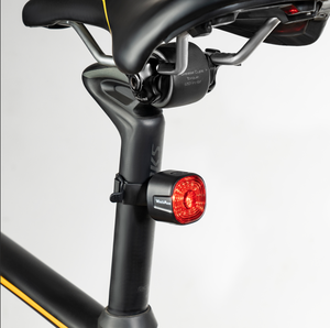 Feu Arrière de Vélo Intelligent 400 mAh, Éclairage LED Étanche Type-C pour la Sécurité Nocturne, Lumière de Frein Avertisseur Arrière - Product Image 5