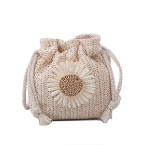 Borsa a tracolla personalizzata per ragazza a spalla, nuova moda 2023 estate in maglia di erba carina - Product Image 1