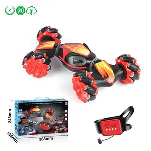 China Atacado Roda 4wd Carro Rc Com Gesto Sensing Torção Relógio de Brinquedo Dançando Música Levou Offroad Veículo Controle Do Carro Dublê 1:1