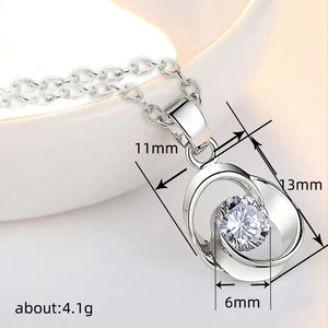 Collier pendentif trèfle rotatif pour femme, collier minimaliste avec breloque cœur, bijoux tendance, cadeau pour usage quotidien - Product Image 5