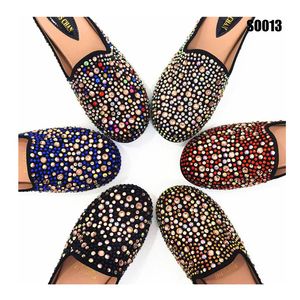 2024 estate completo diamante Color Baotou piatto Casual pantofole da donna <span class=keywords><strong>con</strong></span> <span class=keywords><strong>pietre</strong></span> scarpe da casa scarpe comode - Product Image 1