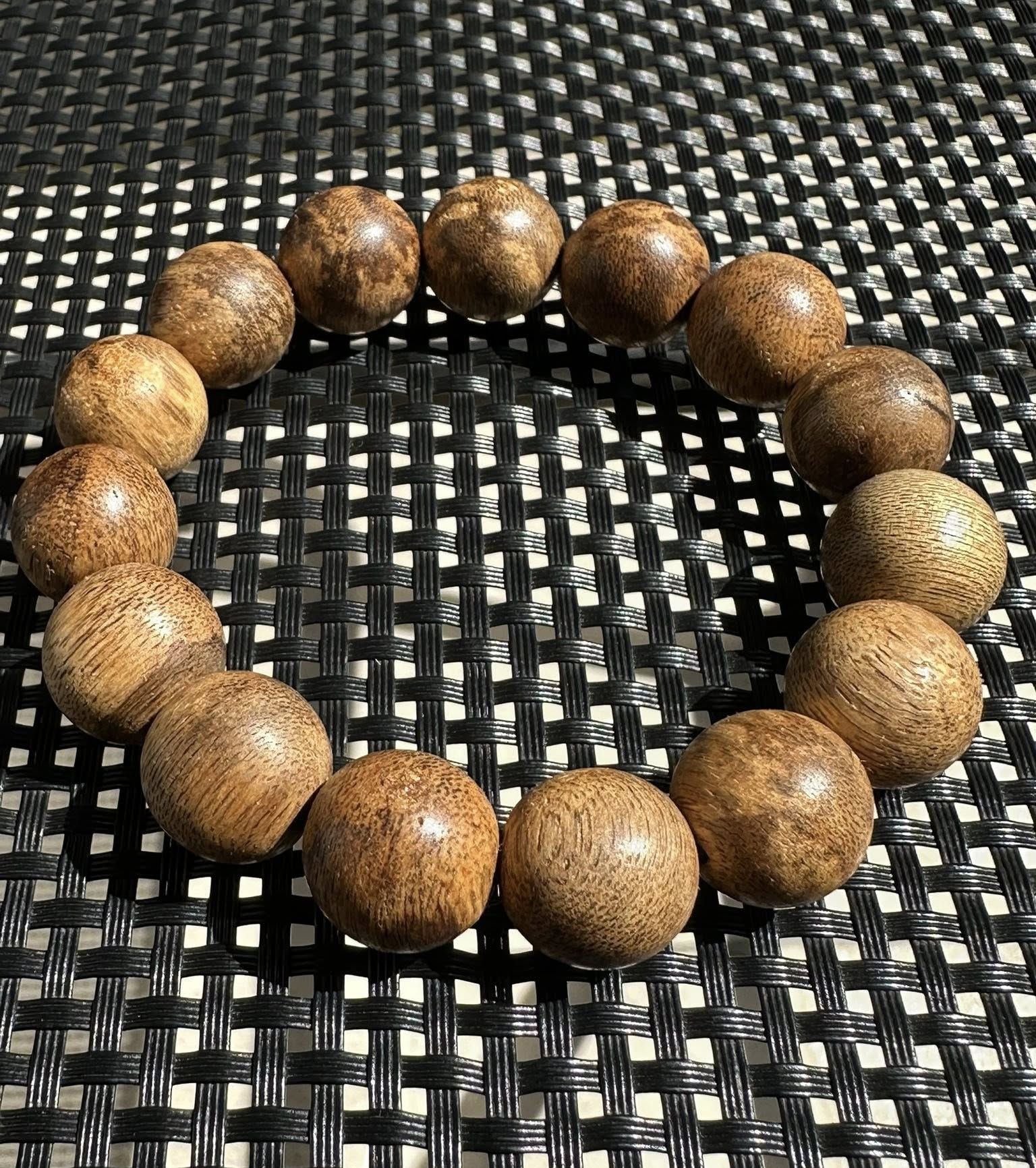 สีน้ำตาล