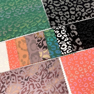 Бесплатный образец радужной блестящей леопардовой расцветки металлическая фольга 4 способа стрейч нейлоновая ткань спандекс спортивная одежда леггинсы ткани - Product Image 5