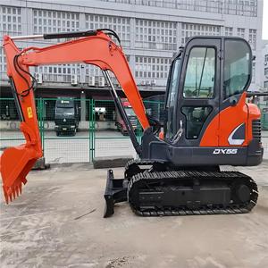 Excavatrice sur chenilles légère DEVELON DX55, machine de terrassement efficace pour la construction agricole - Product Image 1
