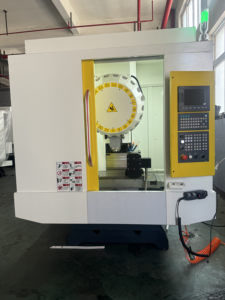 เครื่องจักรกลึงแนวตั้ง 4 แกน ขายดี ความเร็ว 8000/12000/20000 รอบต่อนาที สำหรับงานกัดและเจาะ - Product Image 3