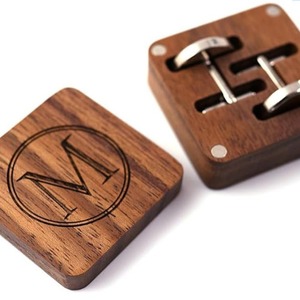 Tên Tùy chỉnh cao cấp hộp gỗ rắn với Matte hút từ tính, men's tay áo đinh tán, Khuy măng sét, lưu trữ bao bì hộp - Product Image 1