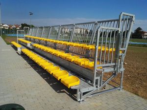 Soporte deportivo prefabricado de la serie 2M hecho a medida de la marca italiana CETA con bancos y asientos de plástico para deportes y entretenimiento - Product Image 5