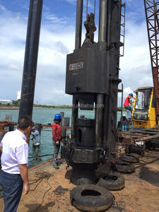 Handleiding voor het plaatsen van grondschroeven met draadloze, op een graafmachine gemonteerde hydraulische heimachine - Product Image 4