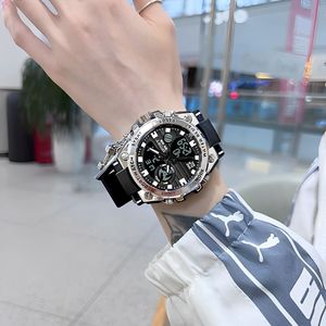 Reloj <span class=keywords><strong>Digital</strong></span> Preferido Para Hombre con Pantalla Doble Grande en Negro, Resistente al Agua, Formato 12/24 Horas y Luz Nocturna LED Para Exteriores - Product Image 5