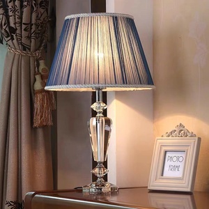 Lámpara de mesita de noche de cristal moderna Retro nórdica fuente de luz LED Pantalla de madera alta CRI 95 garantía de 5 años uso en el dormitorio - Product Image 3