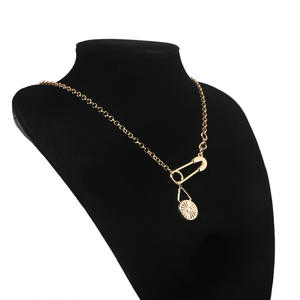 Collana Ispirata all'Anime e al Videogioco Mobile '<span class=keywords><strong>Love</strong></span> and the Deep Space', Spilla Dorata all'Ingrosso - Product Image 3