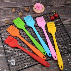 Pinceau à huile en silicone pour barbecue, outil de cuisson avec poignée confortable, accessoire de cuisine essentiel pour la pâtisserie et la cuisson des biscuits - Product Image 4