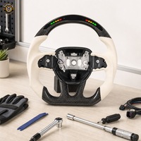 Volant sport en cuir et fibre de carbone personnalisé avec éclairage LED, style 3 branches, couleur de surpiqûre personnalisée, compatible avec Dodge Challenger Charger