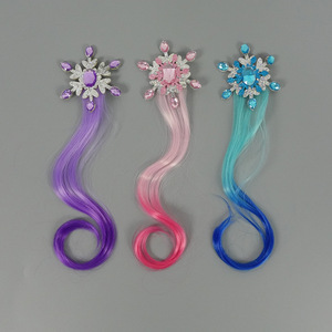 Pince à cheveux pour enfants avec paillettes en forme de flocon de neige, cheveux longs bouclés dégradés, fausses franges, accessoires pour cheveux de princesse pour filles, pour cosplay et fêtes - Product Image 1