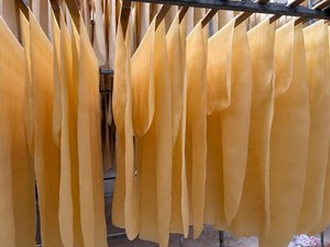 ยางธรรมชาติเวียดนาม เกรด RSS1 ความบริสุทธิ์สูง แผ่นยางรมควัน เสริมแรง ทนทานสูง สำหรับยานยนต์และกีฬา - Product Image 3