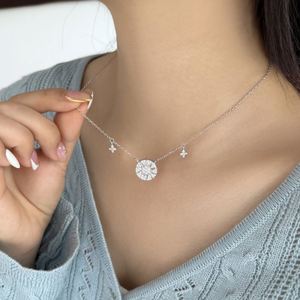 สร้อยคอจี้รูปดาวแปดเหลี่ยมประดับเพชรซีกอน 5A ชุบทองคำขาว 18K บนเงินแท้ S925 ดีไซน์สวยหรูจาก Dylam เหมาะสำหรับใส่ทุกวันหรือเป็นของขวัญ - Product Image 5