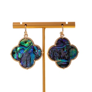 Pendientes Vintage de Concha de Abulón con Flores para Mujer, Pendientes Colgantes de Trébol con Incrustaciones de Cuero Estilo Boho, Joyería de Moda Estilo Western - Product Image 5