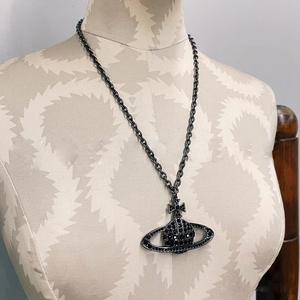 Collar Clásico Saturno Chapado en Oro con Circones Empress Dowager para Hombre y Mujer, Joyería Elegante de Aleación de Alta Calidad con Cadena de Ondas - Product Image 4