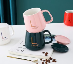 Juego <span class=keywords><strong>de</strong></span> Regalo <span class=keywords><strong>de</strong></span> Tazas a <span class=keywords><strong>Precio</strong></span> <span class=keywords><strong>de</strong></span> Fábrica, Taza <span class=keywords><strong>de</strong></span> Cerámica, Vaso, Tapa, Cuchara Dorada para Regalos <span class=keywords><strong>de</strong></span> Boda, Recuerdo para Damas <span class=keywords><strong>de</strong></span> Honor - Product Image 4