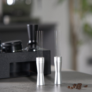 Aiguille à café en acier inoxydable avec support pour la distribution de poudre d'espresso, idéale pour les cafés familiaux - Product Image 2