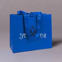 Sac cadeau en papier cartonné écologique réutilisable avec poignée en ruban verni, impression offset, logo personnalisé, luxe, recyclable