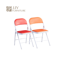 Chaises pliantes empilables noires JJY-ZDY-D008 avec structure en acier carbone pour les sièges d'événements