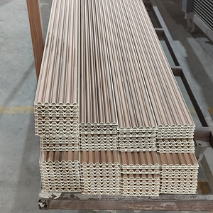 Revestimiento de Pared de Paneles de Madera Compuesta WPC con Diseños Personalizables, Revestimiento de Pared de Madera Plástica para Decoración Interior - Product Image 4