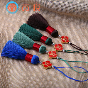 Miyue 5โคลเวอร์สี่แฉกแบบสั้นและอวบอ้วนมีพู่ห้อยสองสีแขวนเครื่องประดับเสื้อผ้าอเนกประสงค์ - Product Image 2