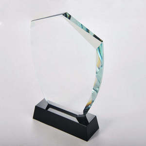 Trophée de cristal personnalisé personnalisé fait <span class=keywords><strong>à</strong></span> <span class=keywords><strong>la</strong></span> main cristal transparent personnalisé gravé au laser 3D trophée plaque de cristal - Product Image 5